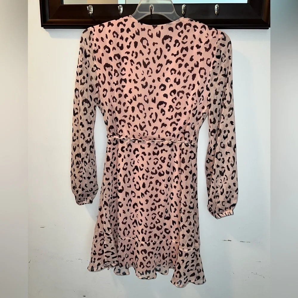 All in Favor Ladies Light Pink Leopard Print Dress Size Medium - Picture 6 of 6